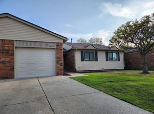 13732 Villa Pointe Dr, Warren, MI 48088