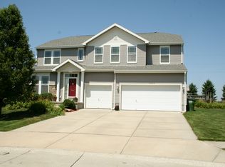 15806 Stony Cir, Omaha, NE 68136