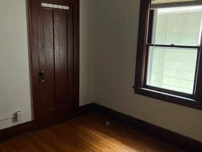 87-89 Woodlawn St — Photo 14