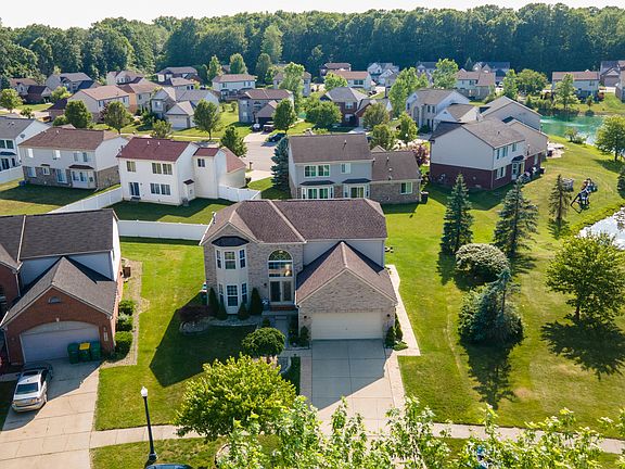 4th image of 8780 Tamarack Ln