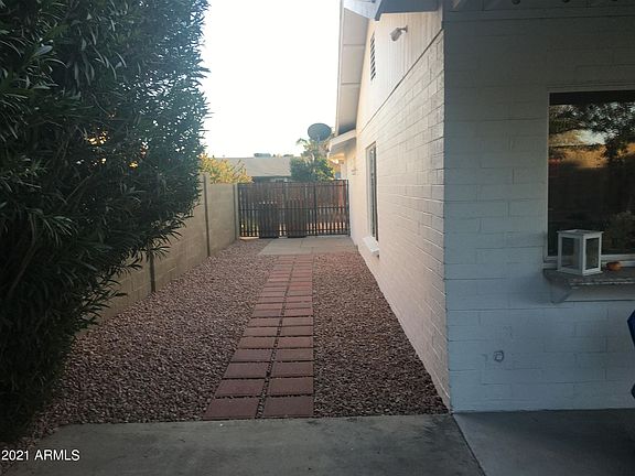 3rd image of 2260 W Mandalay Ln
