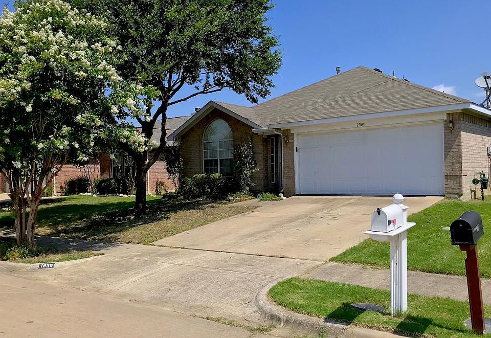 1st image of 1909 Marble Falls Ln