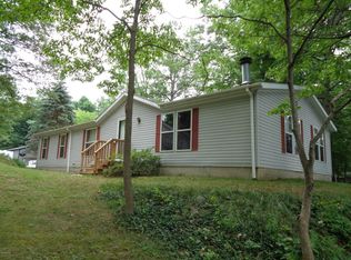 8576 Chain O Lakes Dr, Delton, MI 49046