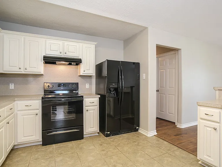 4723 Comal River Loop — Photo 5