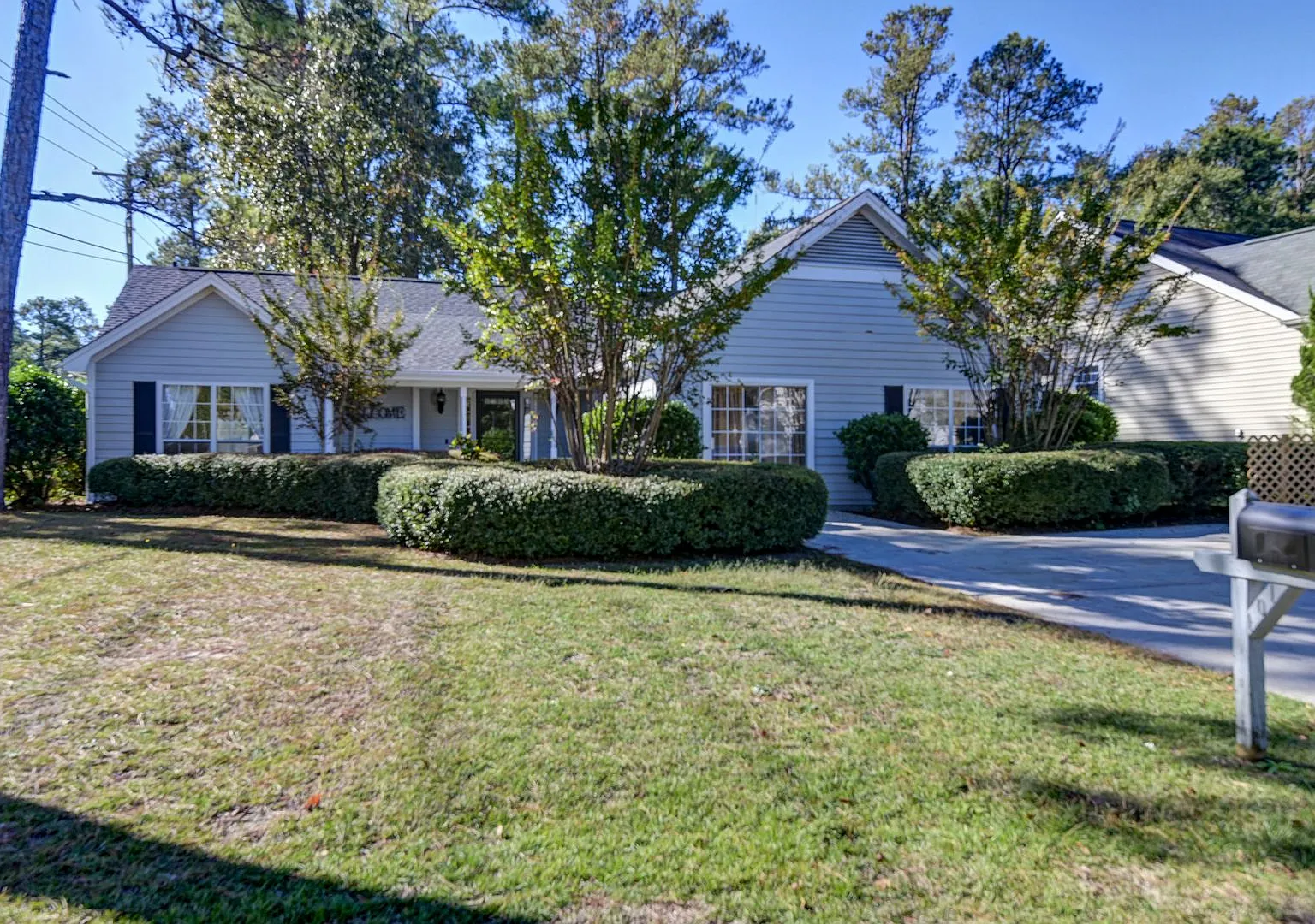 Charming 3-Bedroom, 2 bathHome in Columbia $2,200/Month! — Photo 1