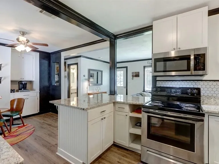 1418 E 56th St #A — Photo 12