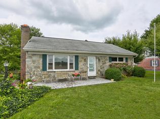 40 Brethren Church Rd, Leola, PA 17540