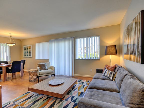 4th image of 134 Greenbriar Cir