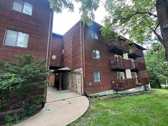 2nd image of 25 Lincoln Ave APT 13