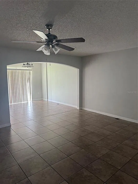 4 bed, 2.5 bath, 1703 sqft, $1,850 — Photo 3