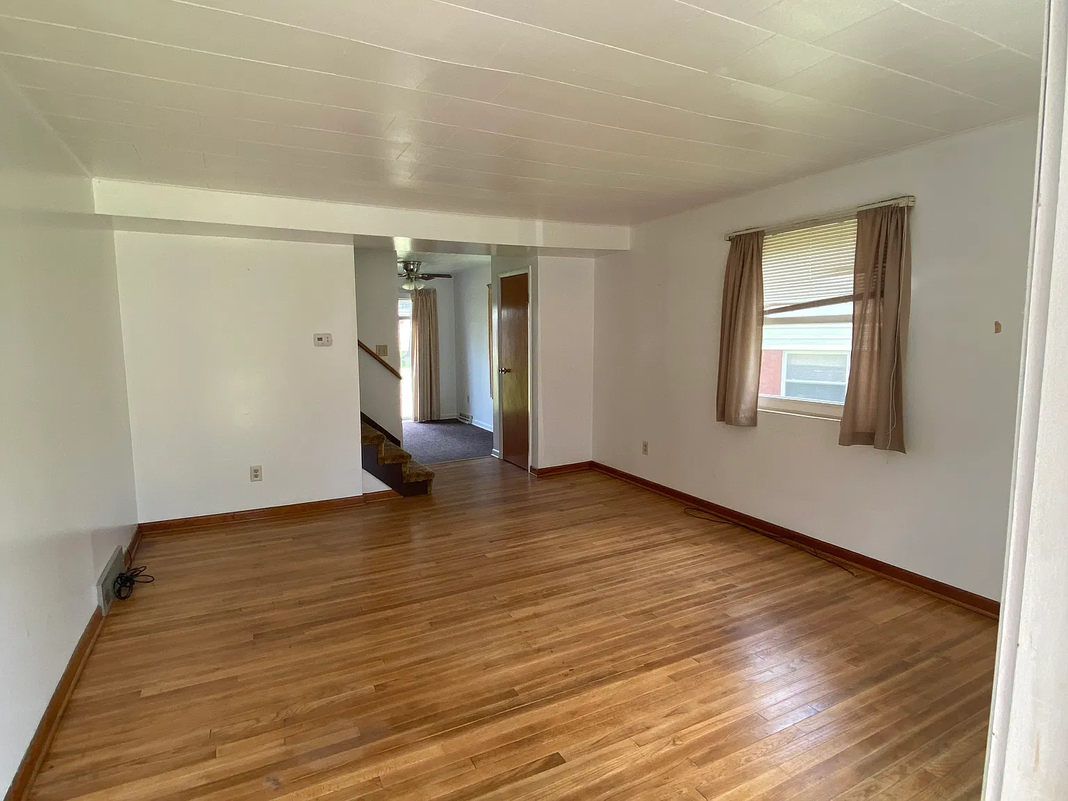 3 bed, 1.5 bath, $1,000 — Photo 2