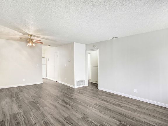 3rd image of 361 W 41st St #8