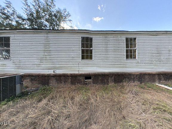 2nd image of 2618 Maclean Rd