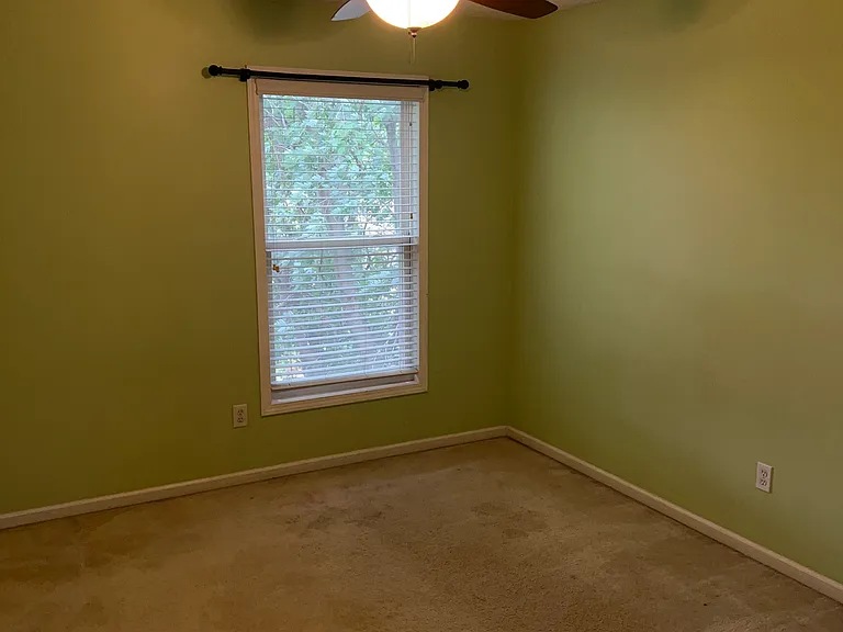 1831 W Elm Ter — Photo 8