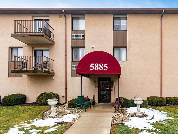 2nd image of 5885 Beechcroft Rd APT 306