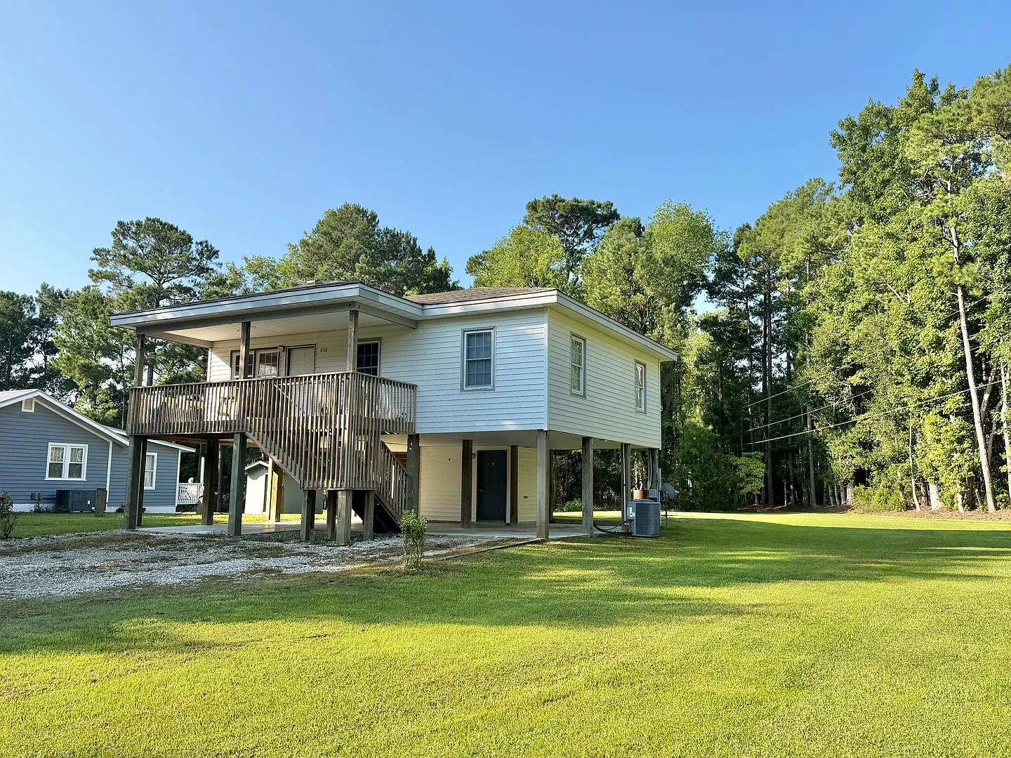 Quaint 3 Bedroom 1 Bath Home — Photo 2