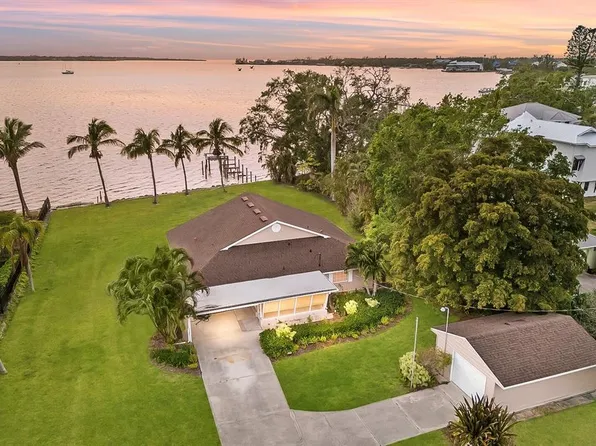 811 35th Avenue Dr W, Palmetto, FL 34221