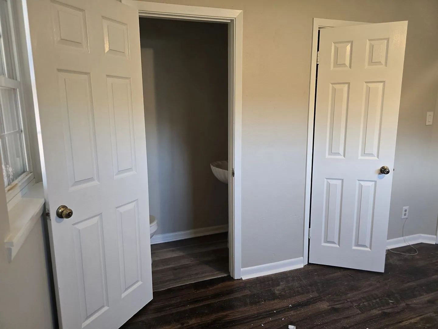 Fresh Paint-Nice Large Mc Crary Southern Hills Home-4br 2.5bth — Photo 3