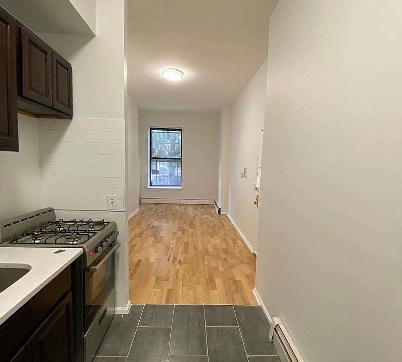 1st image of 73 Steuben St APT 1R