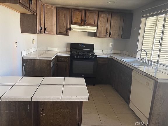 4th image of 2303 El Rancho Cir