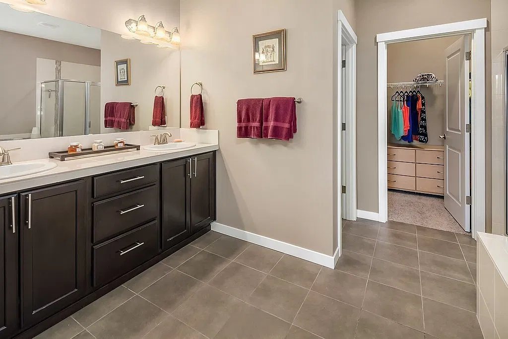 3 bed, 2.5 bath, 1600 sqft, $3,900 — Photo 3