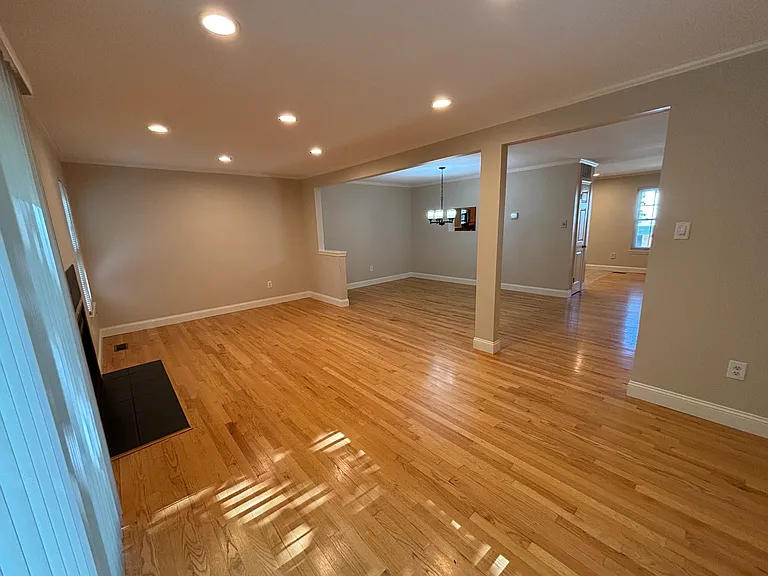 10308 College Sq — Photo 6