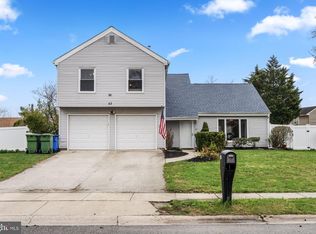 42 Hornsby Dr, Marlton, NJ 08053