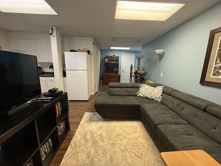 384 Blue Mountain St — Photo 2