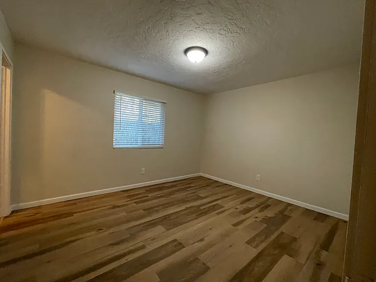 48220 White Oak Dr — Photo 6