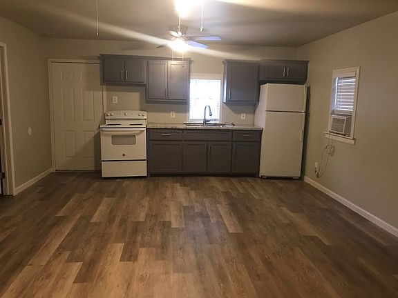 3rd image of 314 W 12th St