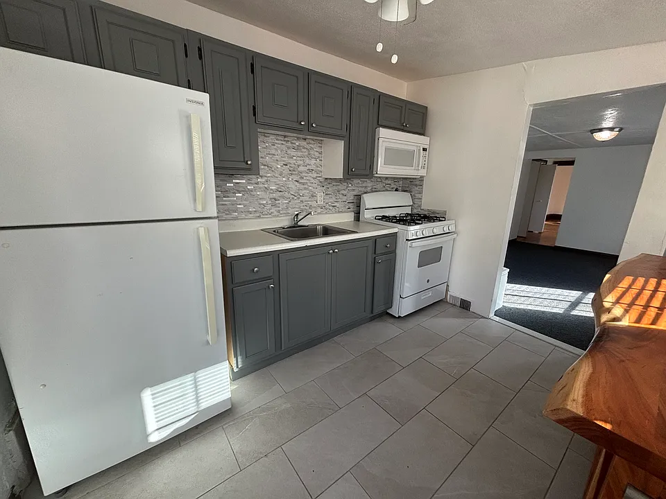 216CC Main St