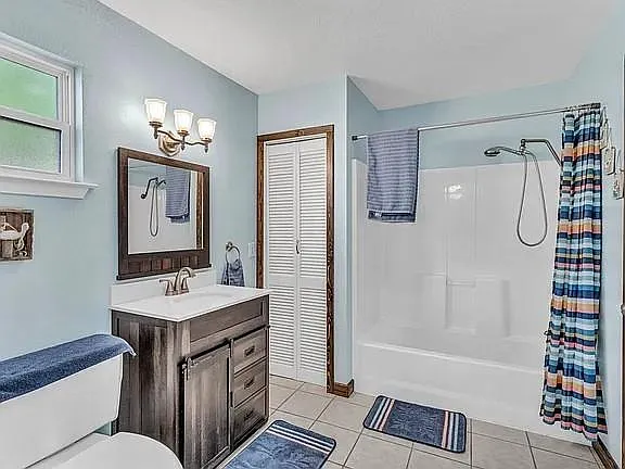 608 Oak Ln — Photo 17