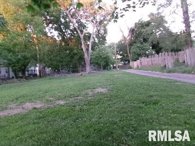 2nd image of 1912 N Indiana Ave
