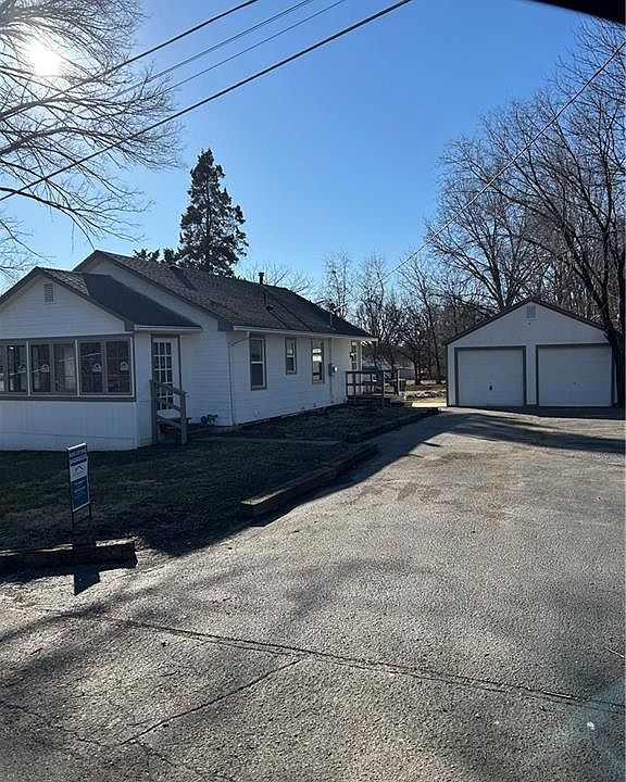 1st image of 3742 NE Chaumiere Rd