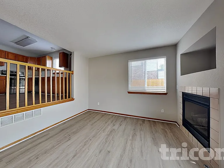 446 W 116th Pl — Photo 4