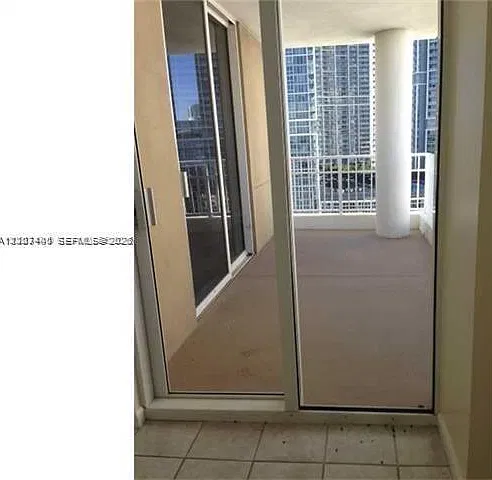 Courvoisier Courts Condo — Photo 4