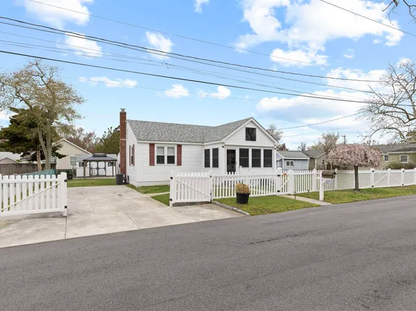 105 S 8th St, Del Haven, NJ 08251