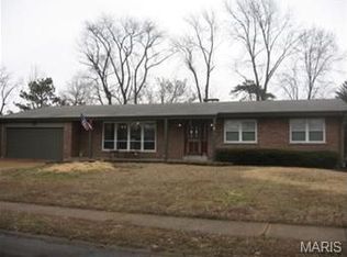 9030 Crestmoor Dr, Saint Louis, MO