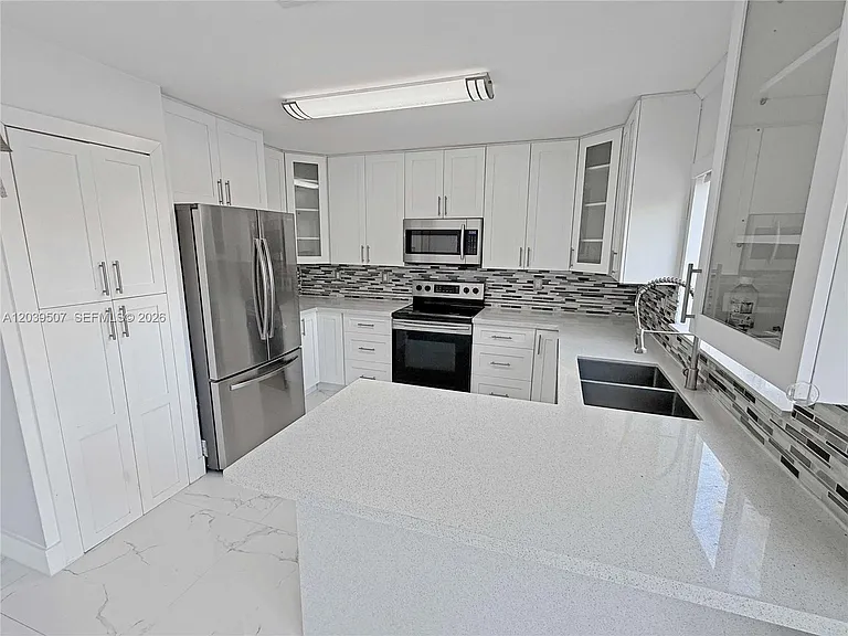 16330 SW 102nd St — Photo 8