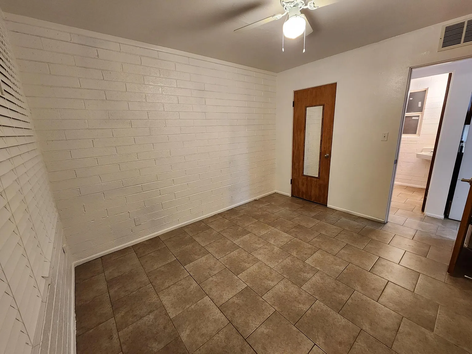406 Reizen Dr — Photo 4