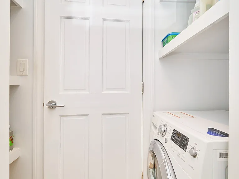 321 E 78th St #2D — Photo 9