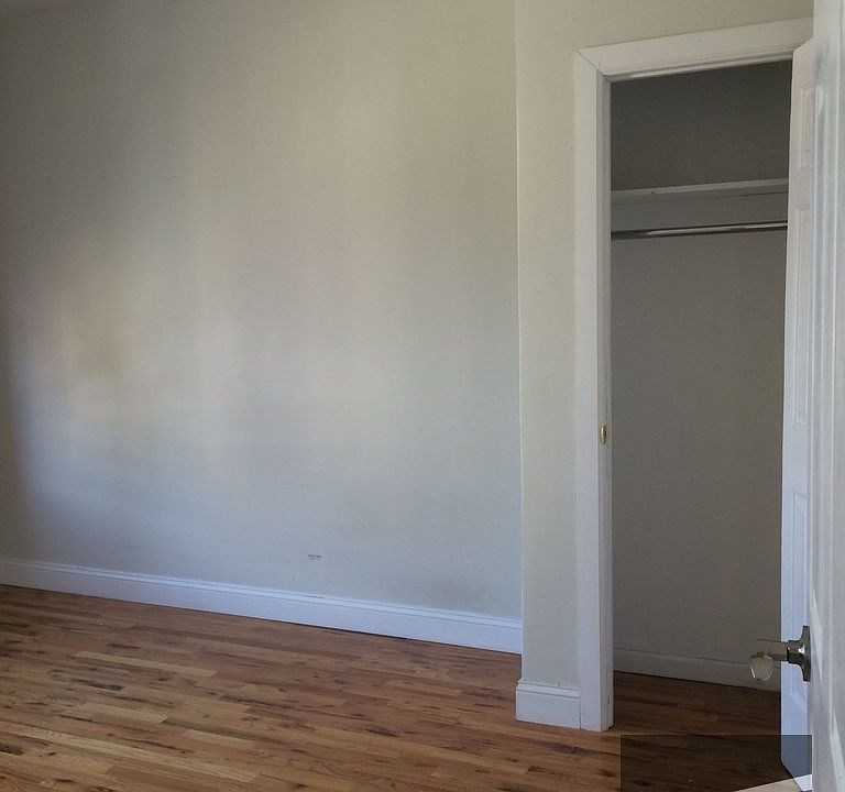 2nd image of 1226 Lincoln Pl #Flrb7