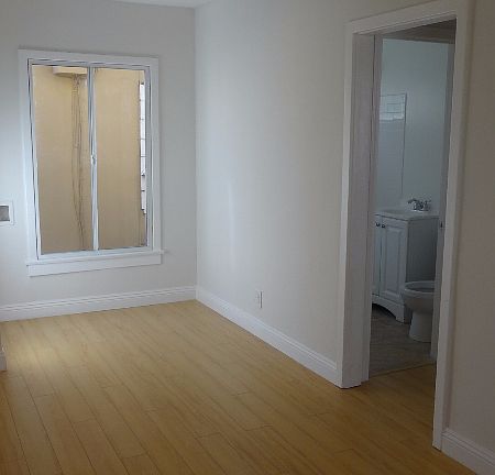 5th image of 2531 Hillcrest Dr