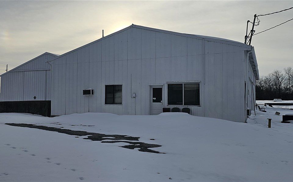 2nd image of 1664 S Centerville Rd