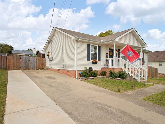2nd image of 932 Lindsey Dr