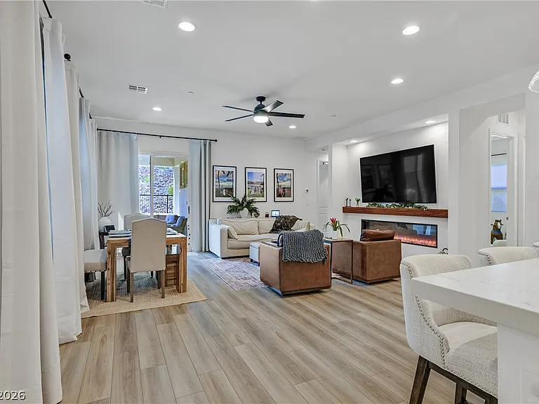 111 Ibiza Lake Dr — Photo 5