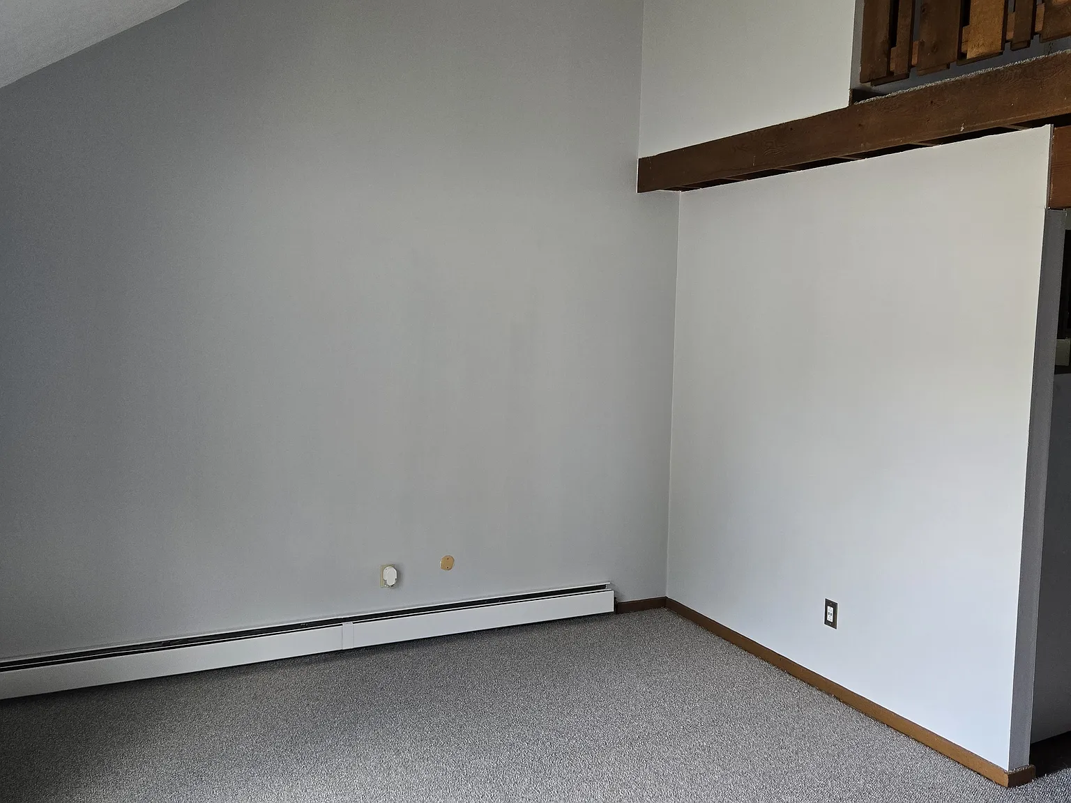 1 bed, 1.5 bath, $750 — Photo 4