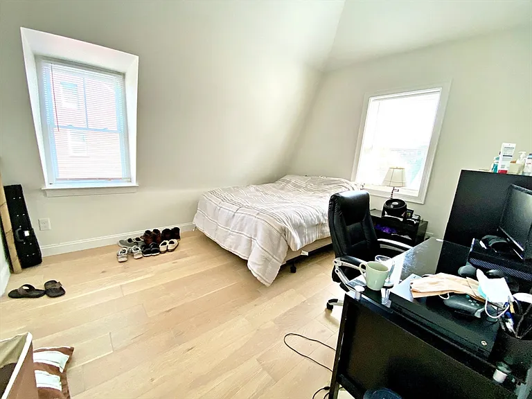 111 Maverick St #2 — Photo 4