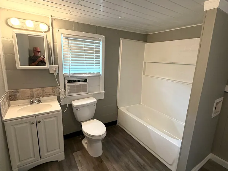 246 NE Trinity Pl #101 — Photo 7
