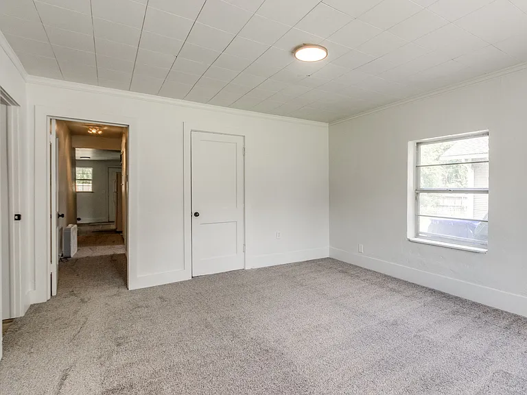 425 E Eufaula St — Photo 17